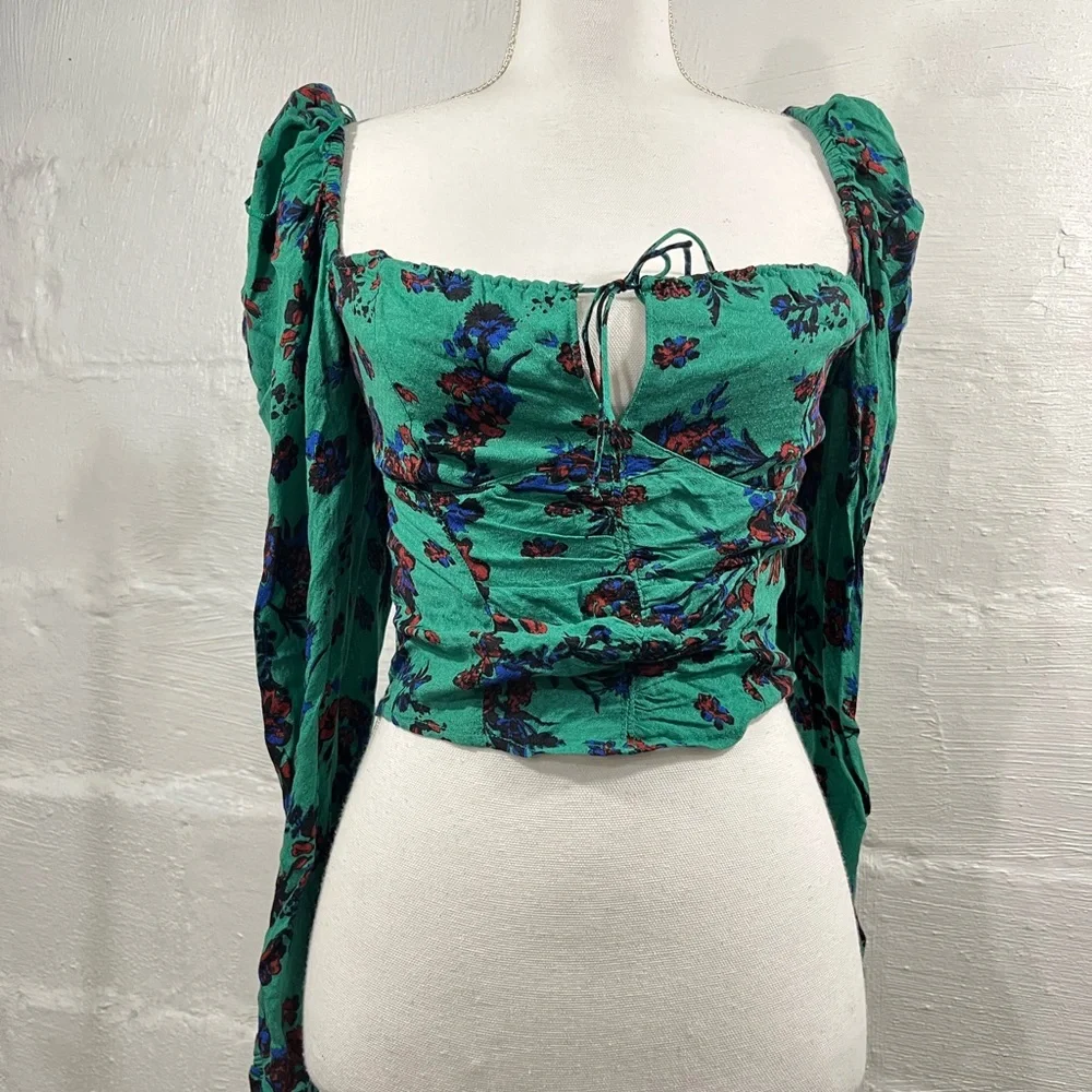 FREE PEOPLE FLORAL TOP NEW WITH TAG (829)